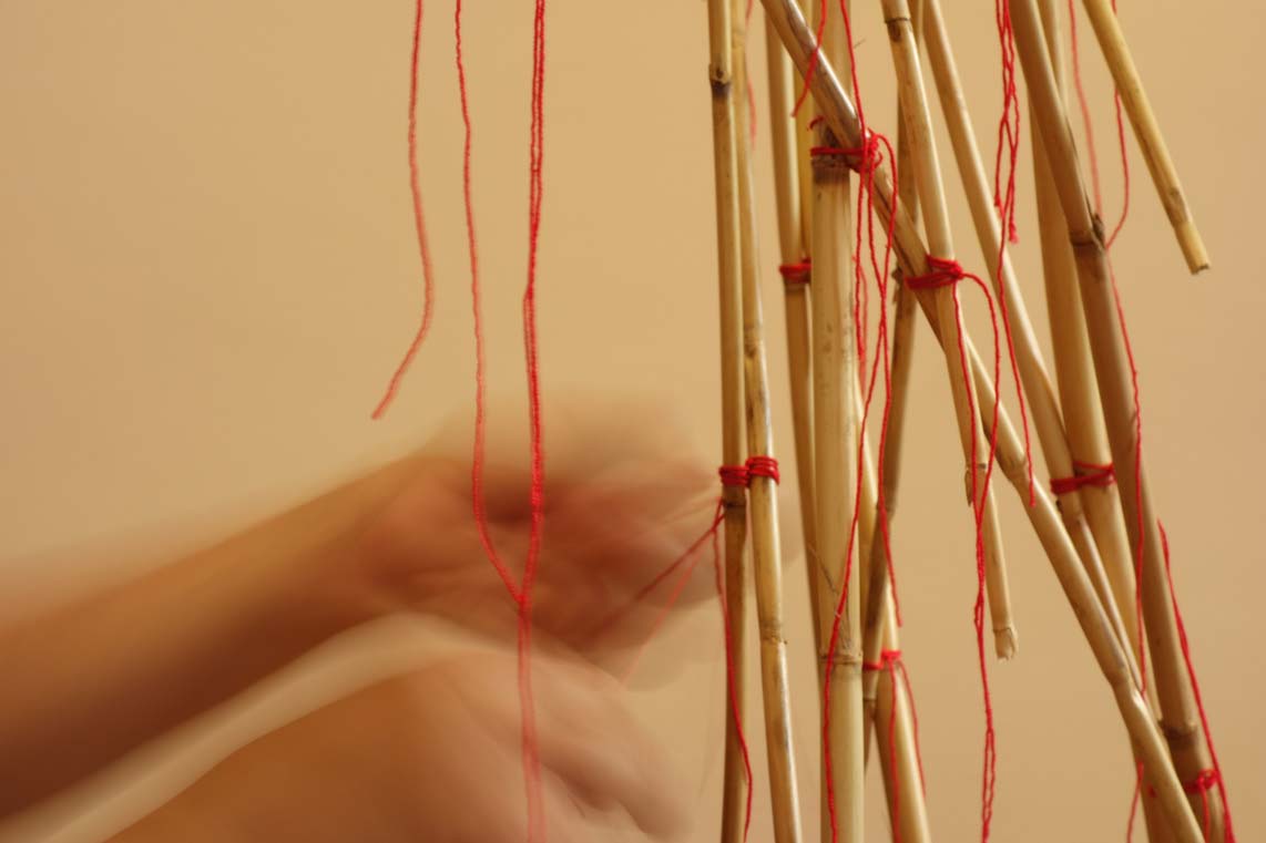 Golden Dreams, by Sofia Castro, around the presence of the hollow in sculpture