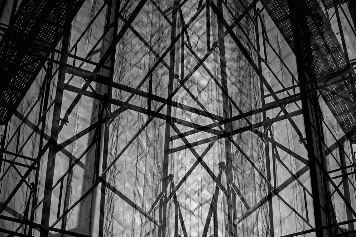 Photography as a strategy for transformation of urban architecture