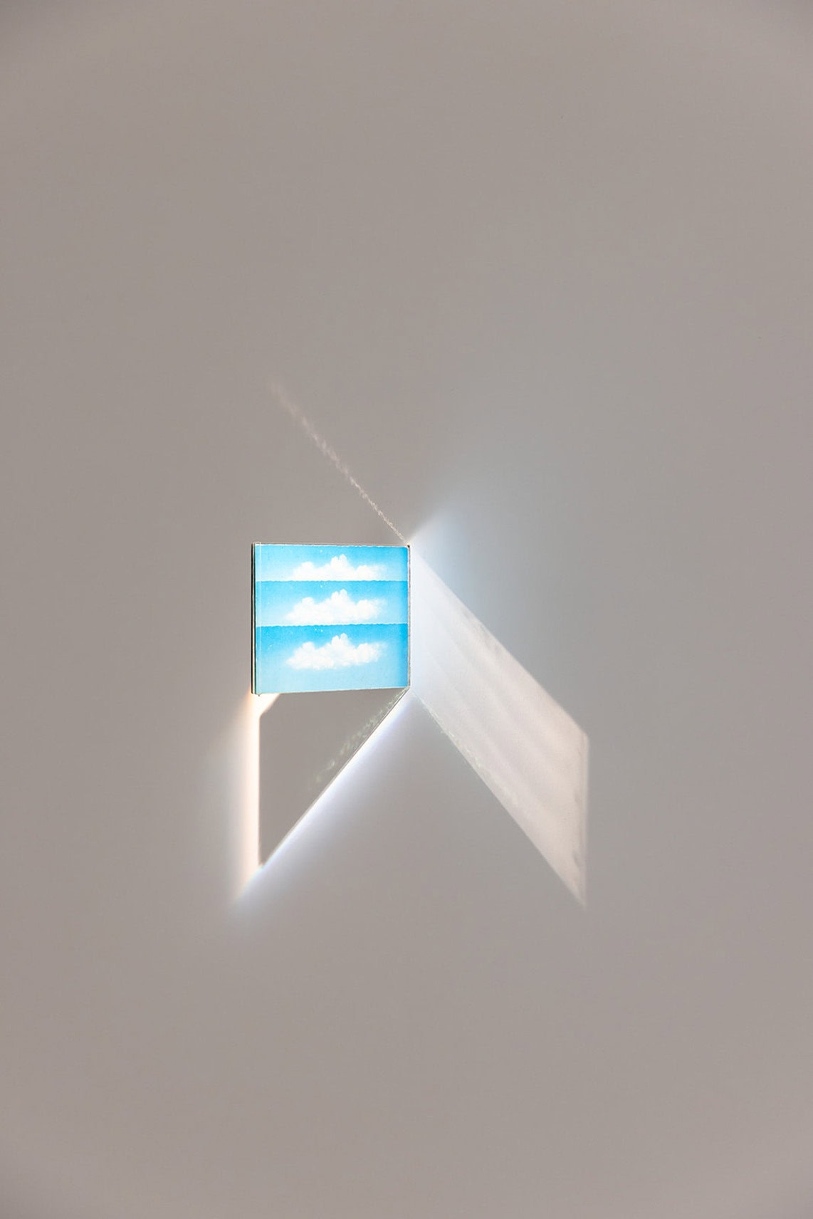 Carlos Nogueira in Brotéria: ‘adding iron and glass to stone’.