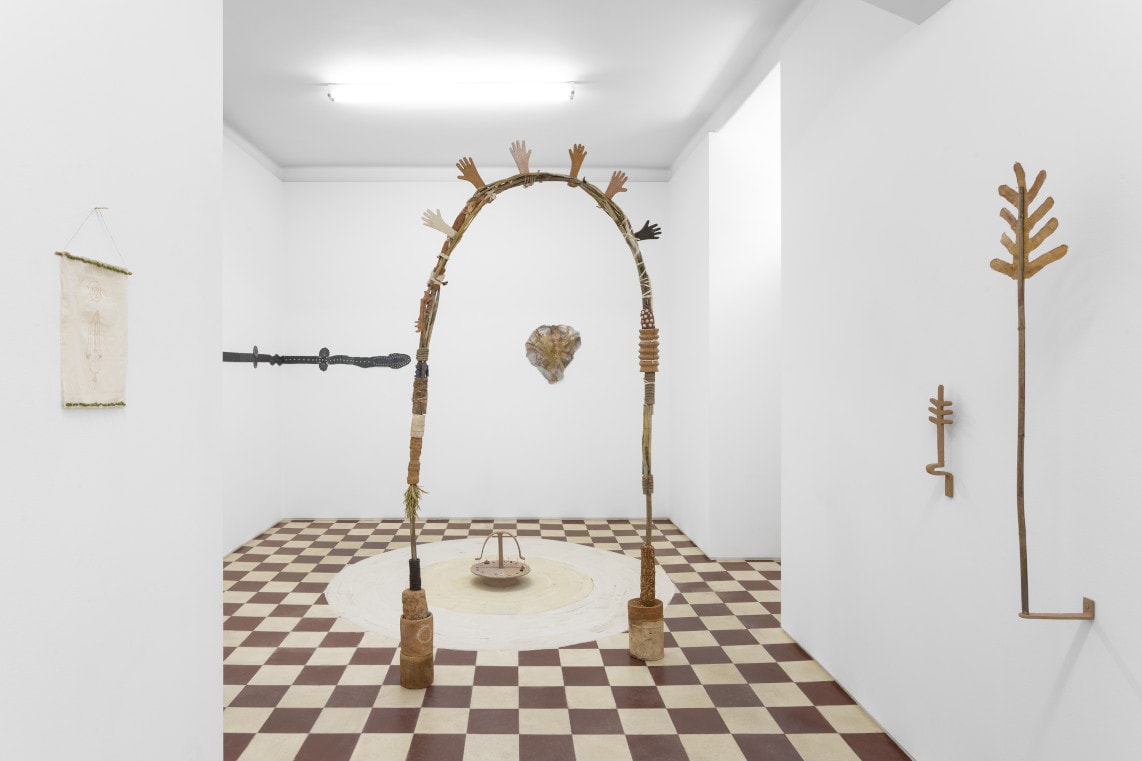 Nós by Maja Escher and Sérgio Carronha at Monitor