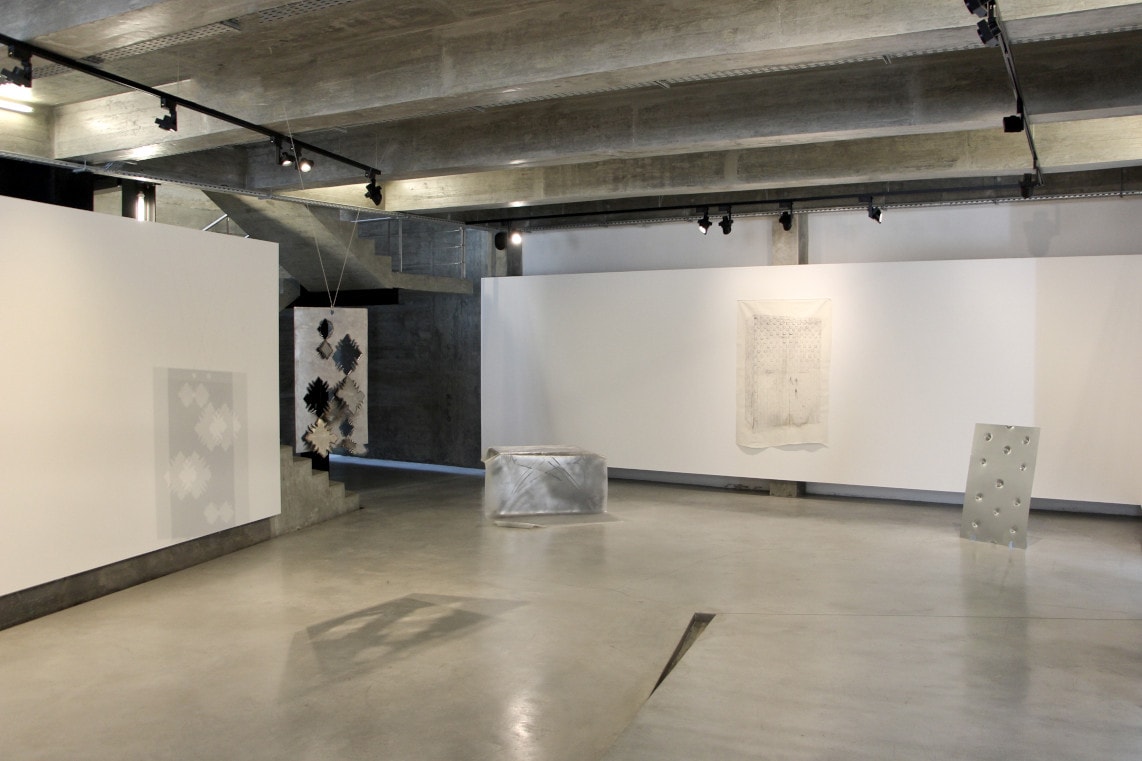 Conceal/Convey – Select! Select! Select! – the works of Beatriz Neves Fernandes in the limbo between material and immaterial