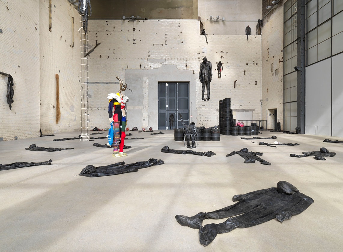 Crust against crust: Fair Game by Alexandra Bircken and Was heißt Untergrund? by Tatjana Doll at KINDL