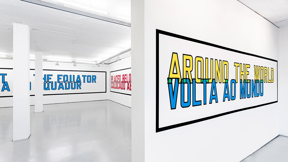 Around the World: Lawrence Weiner na Cristina Guerra Contemporary Art