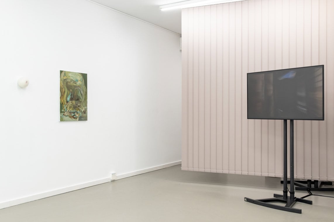 One is not born, but becomes Portuguese: We’ll be right back at Kunstraum Botschaft